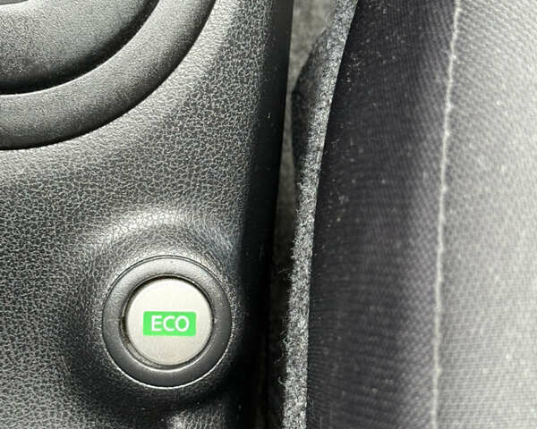 Белый Ниссан Ноут, объемом двигателя 1.2 л и пробегом 157 тыс. км за 7800 $, фото 15 на Automoto.ua