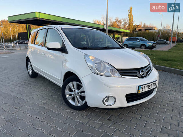Білий Ніссан Ноут, об'ємом двигуна 1.6 л та пробігом 187 тис. км за 7500 $, фото 2 на Automoto.ua