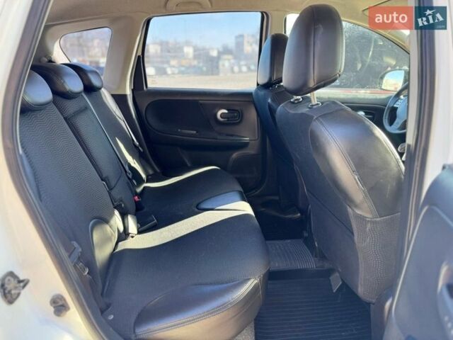 Білий Ніссан Ноут, об'ємом двигуна 1.39 л та пробігом 130 тис. км за 6300 $, фото 9 на Automoto.ua