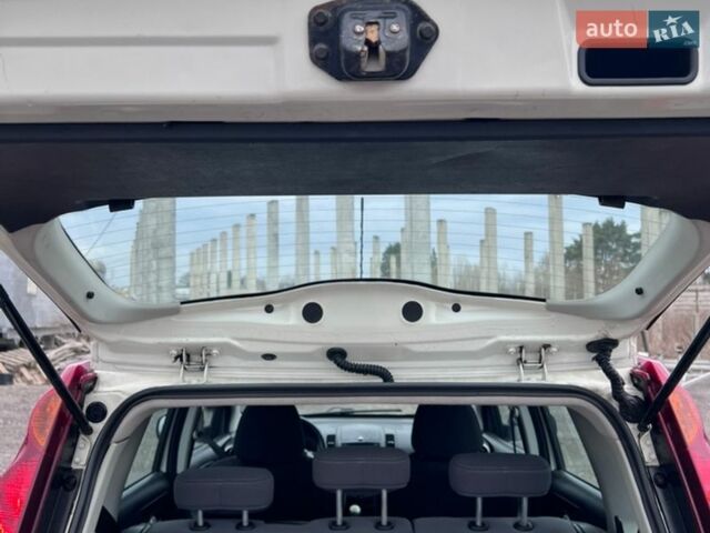 Белый Ниссан Ноут, объемом двигателя 1.46 л и пробегом 340 тыс. км за 4650 $, фото 12 на Automoto.ua