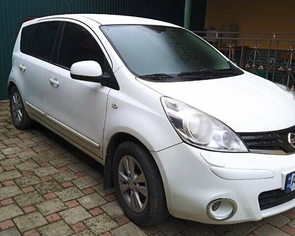 Білий Ніссан Ноут, об'ємом двигуна 1.39 л та пробігом 115 тис. км за 6000 $, фото 1 на Automoto.ua