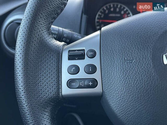 Білий Ніссан Ноут, об'ємом двигуна 1.6 л та пробігом 187 тис. км за 7500 $, фото 22 на Automoto.ua