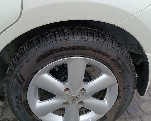 Белый Ниссан Ноут, объемом двигателя 1.5 л и пробегом 63 тыс. км за 7800 $, фото 6 на Automoto.ua