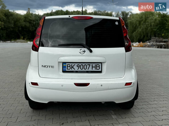 Белый Ниссан Ноут, объемом двигателя 1.39 л и пробегом 113 тыс. км за 5500 $, фото 2 на Automoto.ua