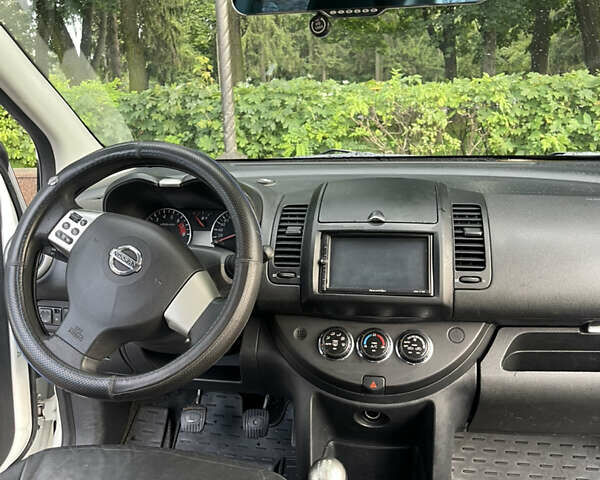 Ниссан Ноут 2012 в Житомире на Automoto.ua Белый Ниссан Ноут, объемом двигателя 1.39 л и пробегом 320 тыс. км за 4700 $, фото 44 на Automoto.ua