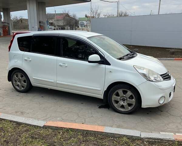 Белый Ниссан Ноут, объемом двигателя 1.39 л и пробегом 134 тыс. км за 7800 $, фото 3 на Automoto.ua