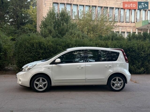 Белый Ниссан Ноут, объемом двигателя 1.5 л и пробегом 143 тыс. км за 6800 $, фото 5 на Automoto.ua