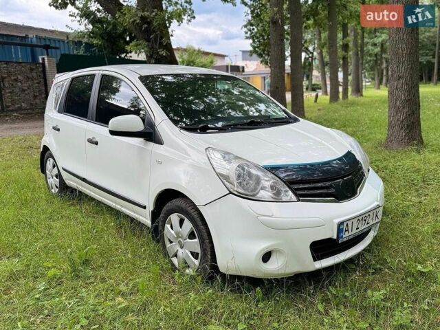 Білий Ніссан Ноут, об'ємом двигуна 1.39 л та пробігом 317 тис. км за 3000 $, фото 2 на Automoto.ua