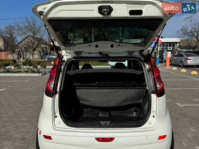Белый Ниссан Ноут, объемом двигателя 1.39 л и пробегом 129 тыс. км за 8000 $, фото 22 на Automoto.ua