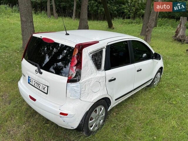 Белый Ниссан Ноут, объемом двигателя 1.39 л и пробегом 317 тыс. км за 3000 $, фото 8 на Automoto.ua