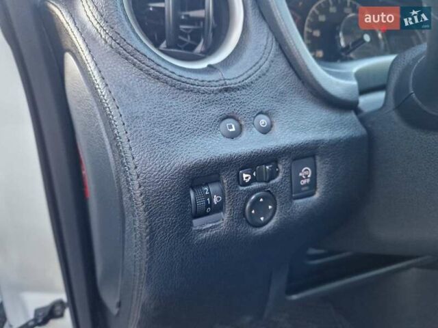 Білий Ніссан Ноут, об'ємом двигуна 1.2 л та пробігом 46 тис. км за 7800 $, фото 11 на Automoto.ua