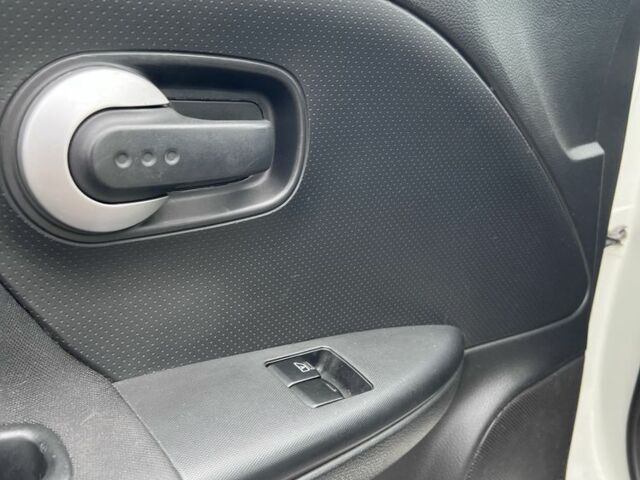 Белый Ниссан Ноут, объемом двигателя 1.5 л и пробегом 340 тыс. км за 4700 $, фото 7 на Automoto.ua