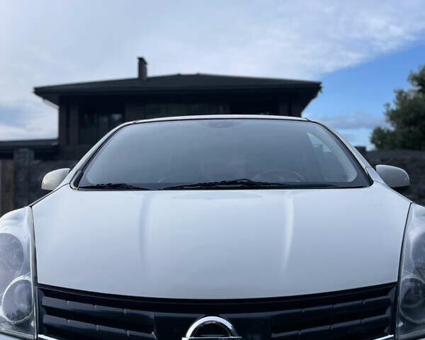 Ниссан Ноут 2012 в Житомире на Automoto.ua Белый Ниссан Ноут, объемом двигателя 1.39 л и пробегом 320 тыс. км за 4700 $, фото 3 на Automoto.ua