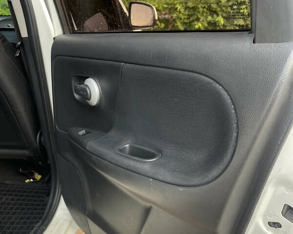 Ниссан Ноут 2012 в Житомире на Automoto.ua Белый Ниссан Ноут, объемом двигателя 1.39 л и пробегом 320 тыс. км за 4700 $, фото 28 на Automoto.ua