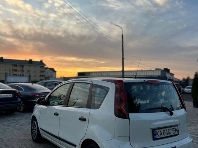 Ниссан Ноут 2012 в Киеве на Automoto.ua Белый Ниссан Ноут, объемом двигателя 1.5 л и пробегом 352 тыс. км за 4800 $, фото 4 на Automoto.ua