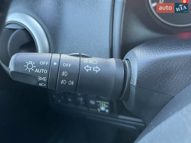 Білий Ніссан Ноут, об'ємом двигуна 1.6 л та пробігом 187 тис. км за 7500 $, фото 17 на Automoto.ua