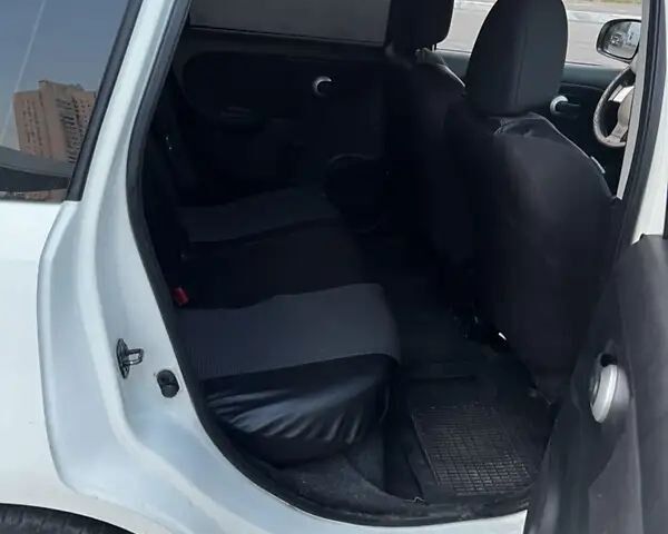 Білий Ніссан Ноут, об'ємом двигуна 1.39 л та пробігом 0 тис. км за 6800 $, фото 2 на Automoto.ua