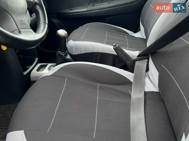 Белый Ниссан Ноут, объемом двигателя 1.46 л и пробегом 340 тыс. км за 4650 $, фото 17 на Automoto.ua