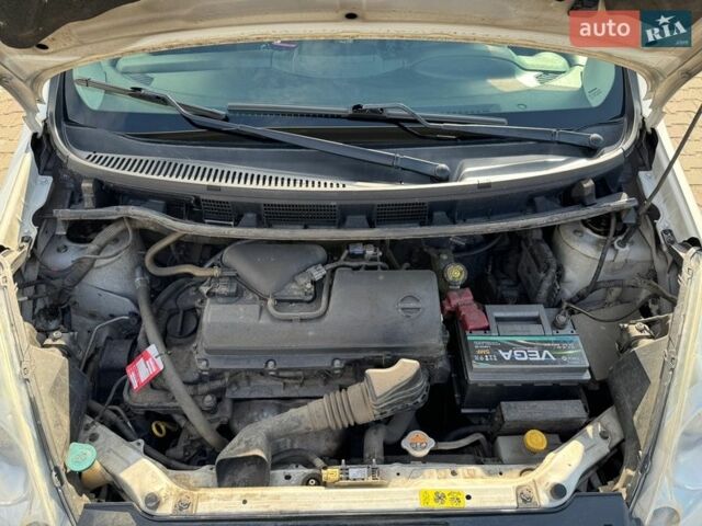 Белый Ниссан Ноут, объемом двигателя 1.39 л и пробегом 129 тыс. км за 8000 $, фото 12 на Automoto.ua