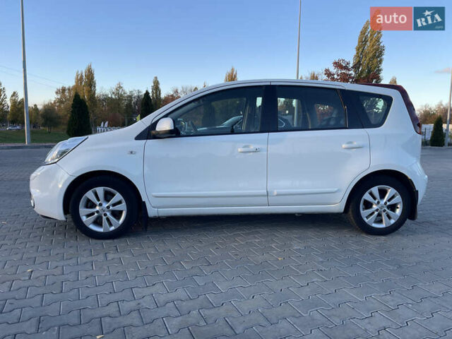 Білий Ніссан Ноут, об'ємом двигуна 1.6 л та пробігом 187 тис. км за 7500 $, фото 5 на Automoto.ua