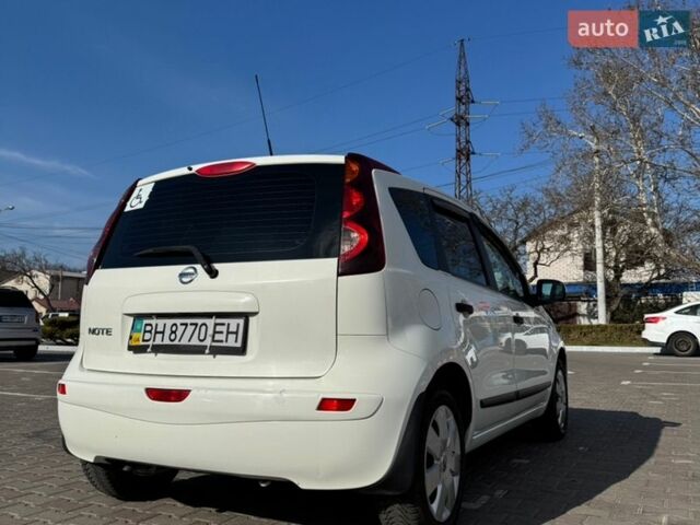 Белый Ниссан Ноут, объемом двигателя 1.39 л и пробегом 129 тыс. км за 8000 $, фото 3 на Automoto.ua