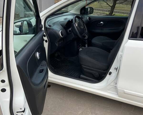 Белый Ниссан Ноут, объемом двигателя 1.39 л и пробегом 134 тыс. км за 7800 $, фото 5 на Automoto.ua