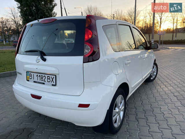 Білий Ніссан Ноут, об'ємом двигуна 1.6 л та пробігом 187 тис. км за 7500 $, фото 1 на Automoto.ua
