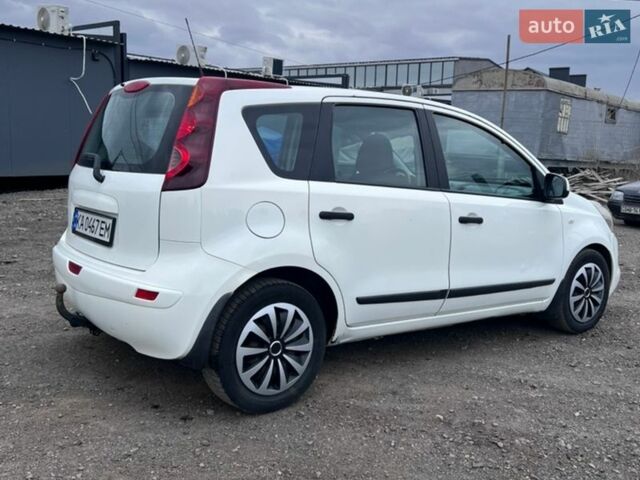 Белый Ниссан Ноут, объемом двигателя 1.46 л и пробегом 340 тыс. км за 4650 $, фото 2 на Automoto.ua