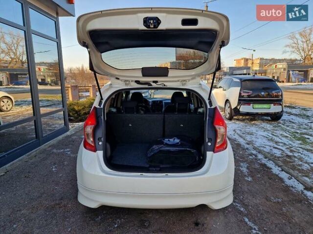 Білий Ніссан Ноут, об'ємом двигуна 1.2 л та пробігом 46 тис. км за 7800 $, фото 5 на Automoto.ua