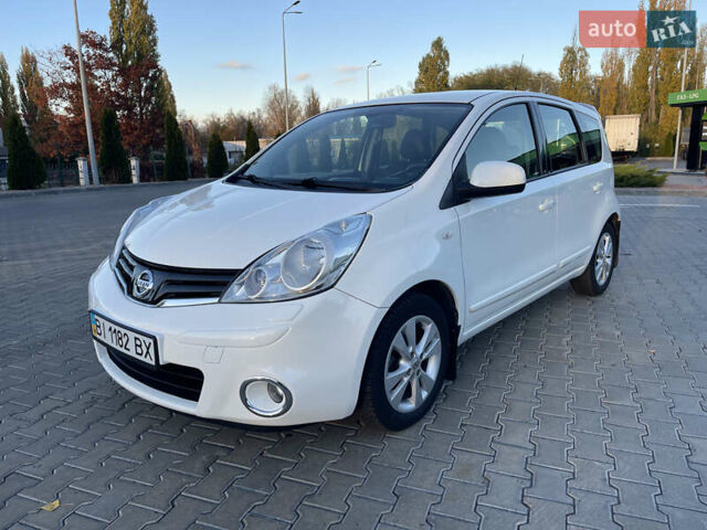 Білий Ніссан Ноут, об'ємом двигуна 1.6 л та пробігом 187 тис. км за 7500 $, фото 8 на Automoto.ua