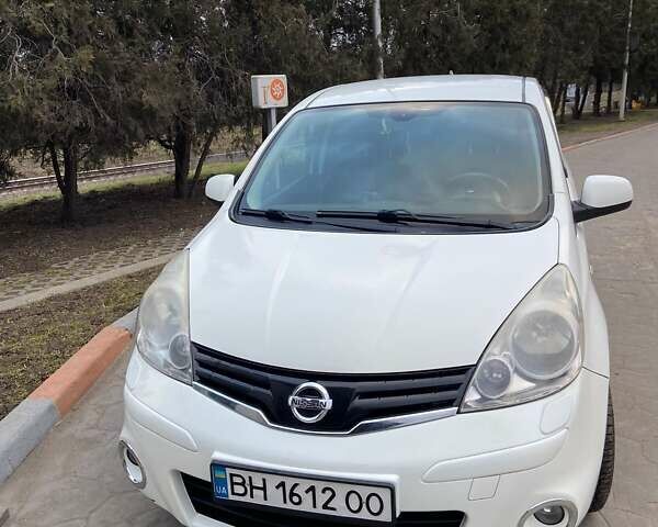 Белый Ниссан Ноут, объемом двигателя 1.39 л и пробегом 134 тыс. км за 7800 $, фото 4 на Automoto.ua