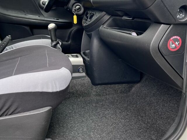 Белый Ниссан Ноут, объемом двигателя 1.5 л и пробегом 340 тыс. км за 4700 $, фото 11 на Automoto.ua