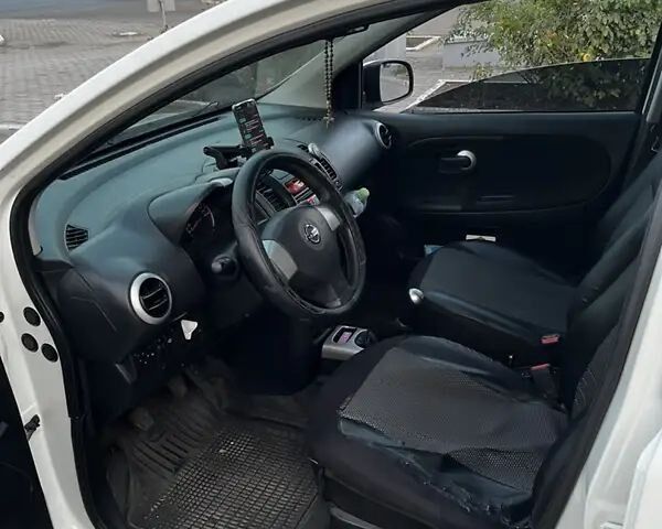 Білий Ніссан Ноут, об'ємом двигуна 1.39 л та пробігом 0 тис. км за 6800 $, фото 3 на Automoto.ua