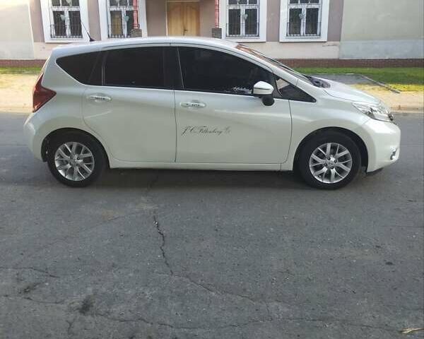 Белый Ниссан Ноут, объемом двигателя 1.5 л и пробегом 250 тыс. км за 8000 $, фото 1 на Automoto.ua