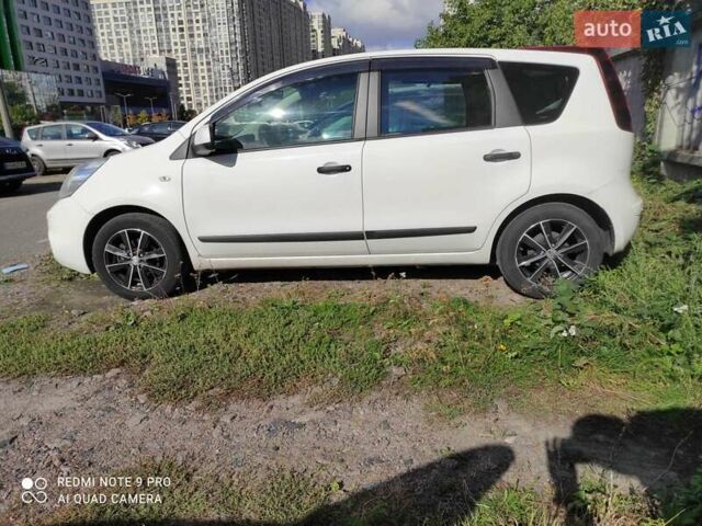Білий Ніссан Ноут, об'ємом двигуна 1.4 л та пробігом 90 тис. км за 6000 $, фото 2 на Automoto.ua