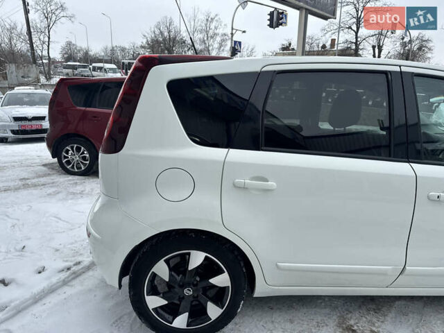 Белый Ниссан Ноут, объемом двигателя 1.6 л и пробегом 169 тыс. км за 9799 $, фото 13 на Automoto.ua