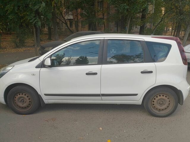 Белый Ниссан Ноут, объемом двигателя 1.4 л и пробегом 187 тыс. км за 6700 $, фото 6 на Automoto.ua