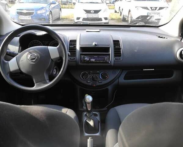 Білий Ніссан Ноут, об'ємом двигуна 1.4 л та пробігом 90 тис. км за 6000 $, фото 6 на Automoto.ua