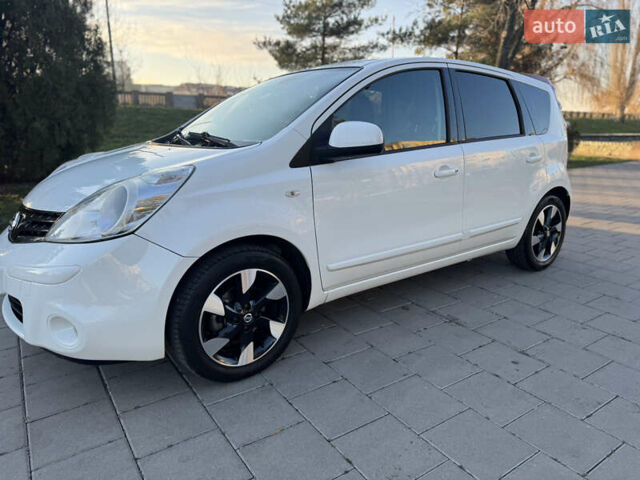 Белый Ниссан Ноут, объемом двигателя 1.6 л и пробегом 169 тыс. км за 10299 $, фото 6 на Automoto.ua