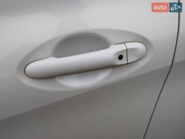 Белый Ниссан Ноут, объемом двигателя 1.2 л и пробегом 70 тыс. км за 7200 $, фото 15 на Automoto.ua
