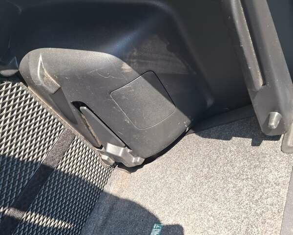 Білий Ніссан Ноут, об'ємом двигуна 1.5 л та пробігом 188 тис. км за 8000 $, фото 11 на Automoto.ua