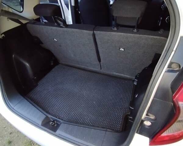 Белый Ниссан Ноут, объемом двигателя 1.2 л и пробегом 70 тыс. км за 7200 $, фото 31 на Automoto.ua