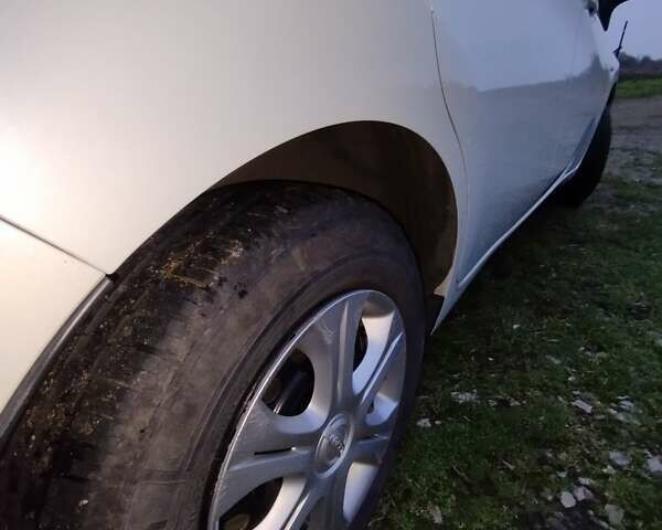 Белый Ниссан Ноут, объемом двигателя 1.2 л и пробегом 70 тыс. км за 7200 $, фото 33 на Automoto.ua