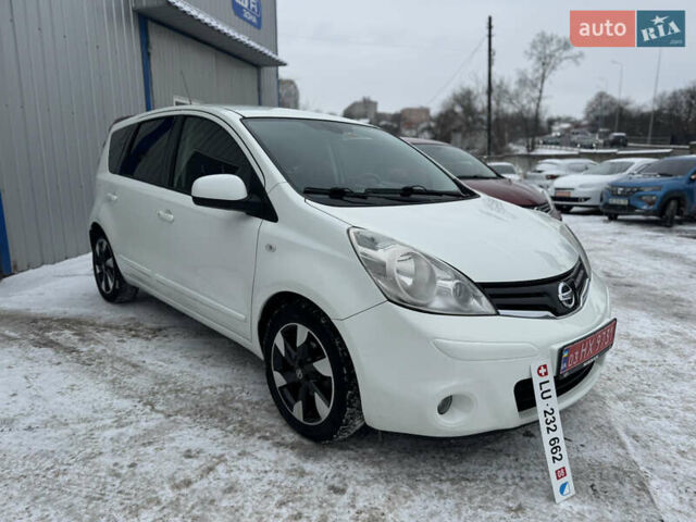 Белый Ниссан Ноут, объемом двигателя 1.6 л и пробегом 169 тыс. км за 9799 $, фото 1 на Automoto.ua