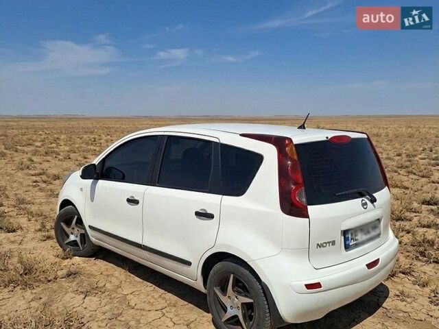 Белый Ниссан Ноут, объемом двигателя 1.6 л и пробегом 202 тыс. км за 7100 $, фото 1 на Automoto.ua