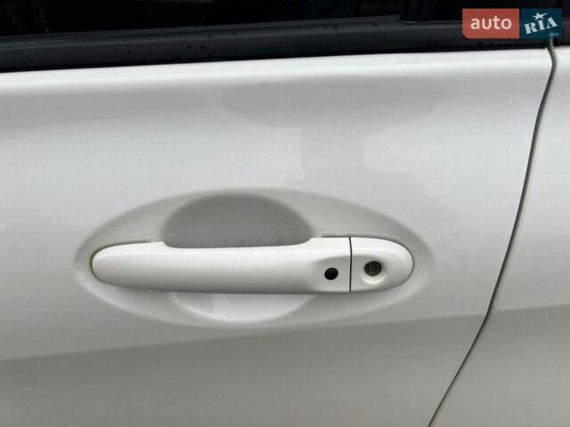 Белый Ниссан Ноут, объемом двигателя 1.5 л и пробегом 261 тыс. км за 7900 $, фото 9 на Automoto.ua