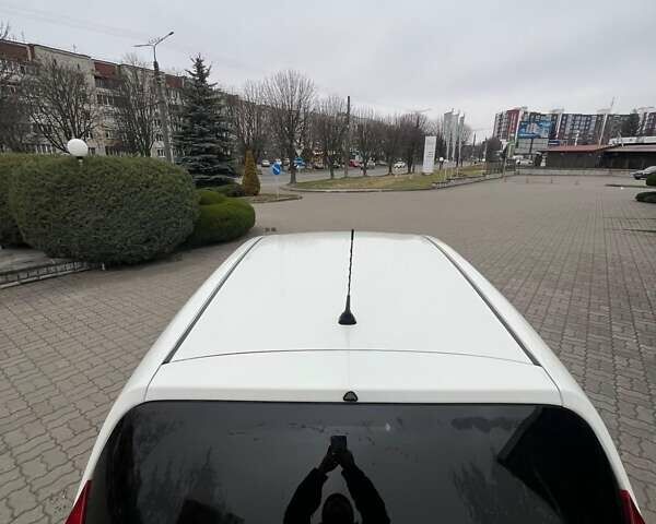 Белый Ниссан Ноут, объемом двигателя 1.5 л и пробегом 258 тыс. км за 8100 $, фото 8 на Automoto.ua