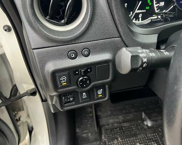 Белый Ниссан Ноут, объемом двигателя 1.5 л и пробегом 258 тыс. км за 8100 $, фото 22 на Automoto.ua