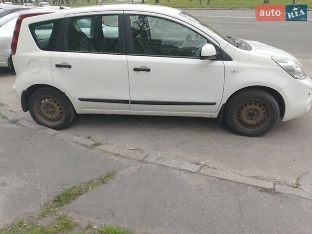 Белый Ниссан Ноут, объемом двигателя 1.39 л и пробегом 187 тыс. км за 6700 $, фото 2 на Automoto.ua