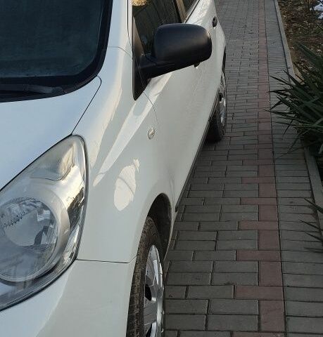 Білий Ніссан Ноут, об'ємом двигуна 1.5 л та пробігом 198 тис. км за 6500 $, фото 4 на Automoto.ua